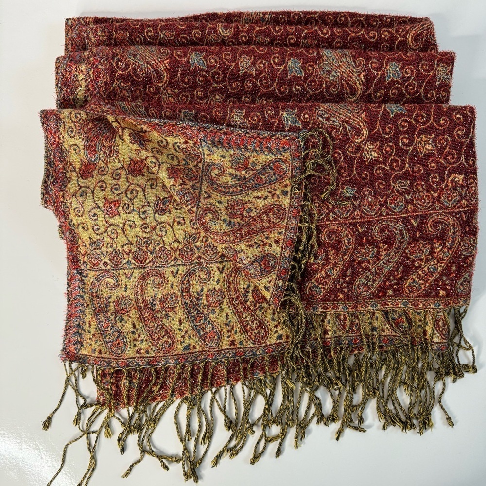 BINDYA 27” x 73” Metallic Thread Rust Gold Jaal Paisley
Reversible Shawl Wrap